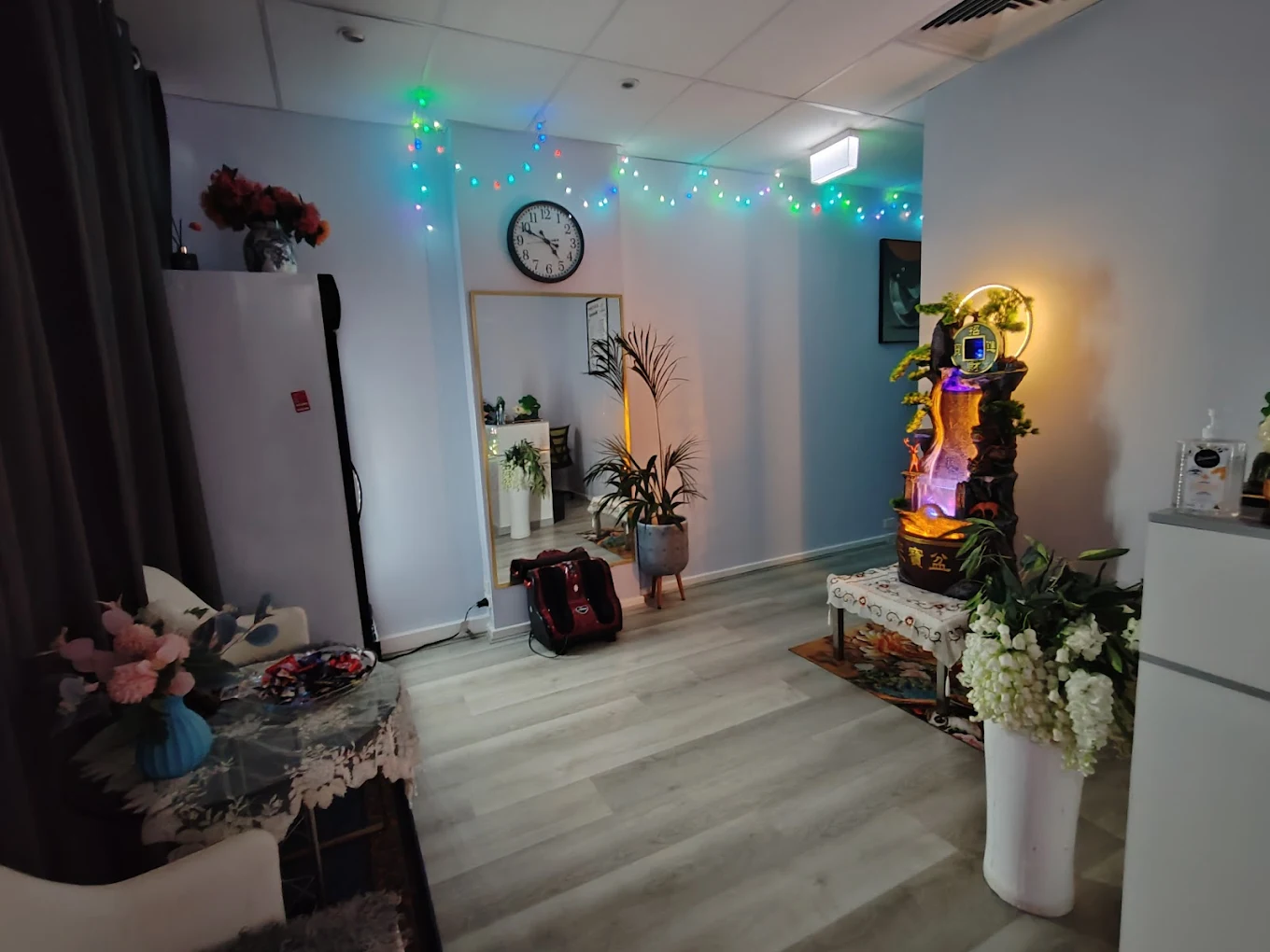 F&L New Massage entrance